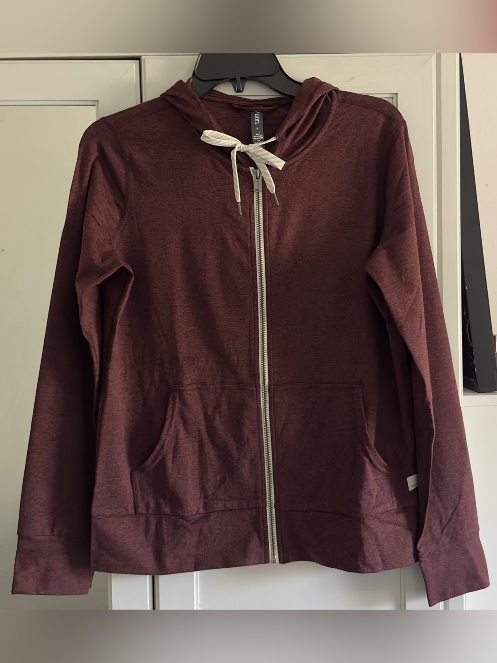 Vuori Halo Performance Hoodie 2.0 in Ruby
Heather Size Small